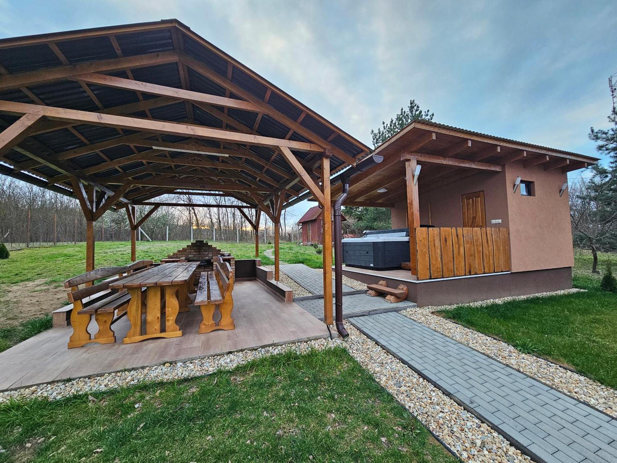 Toparti Roenkhaz Appartement *